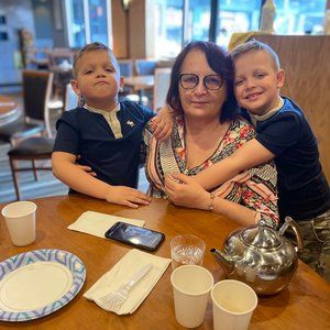 Meet your Posher, Jenia